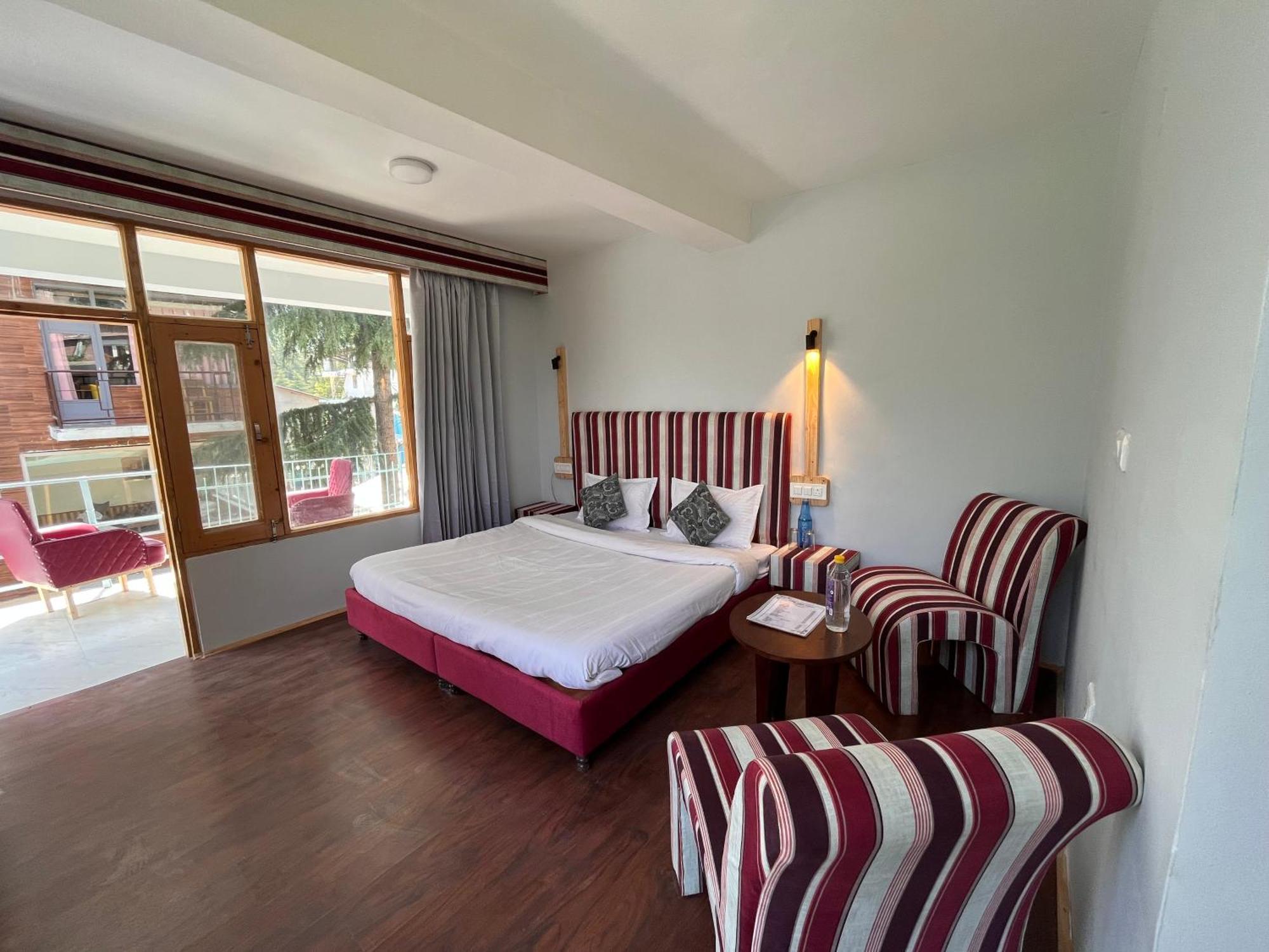 Hotel English Rose, #Personal Parking, #Petfriendly, #Garden, #Bonfire Under The Stars Manāli Exteriér fotografie