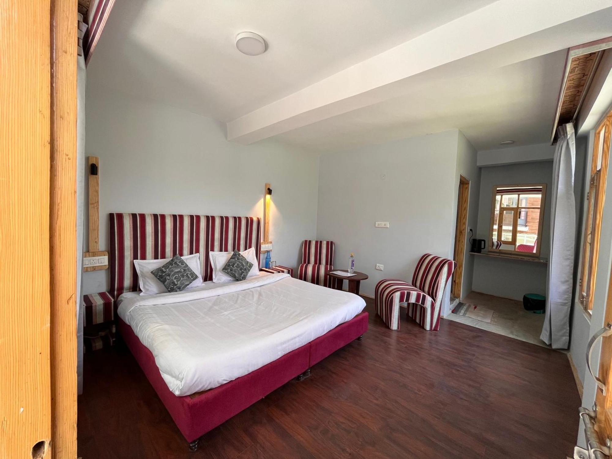 Hotel English Rose, #Personal Parking, #Petfriendly, #Garden, #Bonfire Under The Stars Manāli Exteriér fotografie