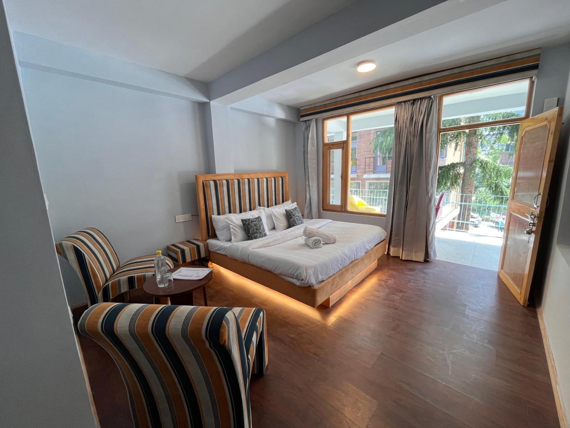 Hotel English Rose, #Personal Parking, #Petfriendly, #Garden, #Bonfire Under The Stars Manāli Exteriér fotografie