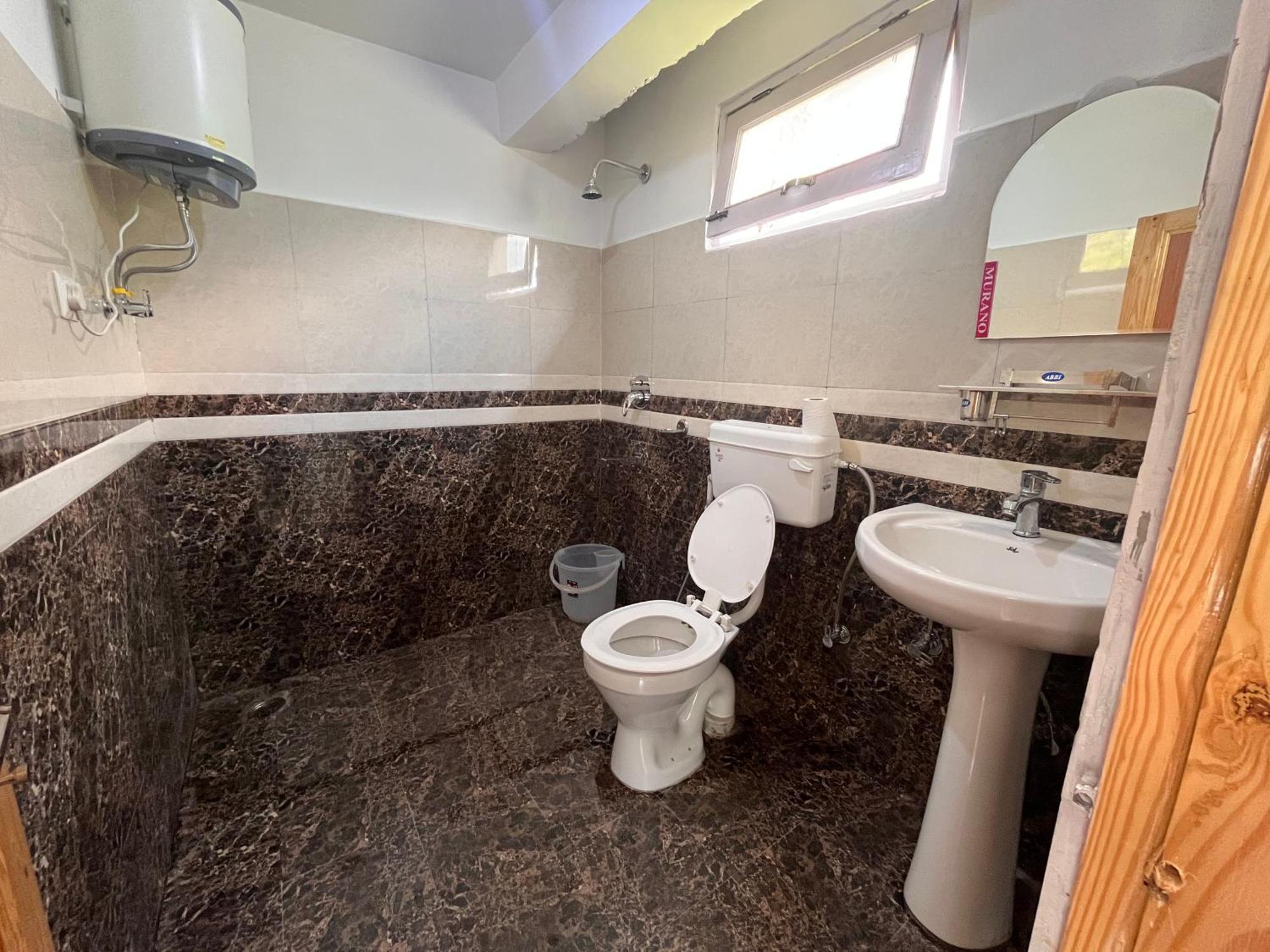 Hotel English Rose, #Personal Parking, #Petfriendly, #Garden, #Bonfire Under The Stars Manāli Exteriér fotografie