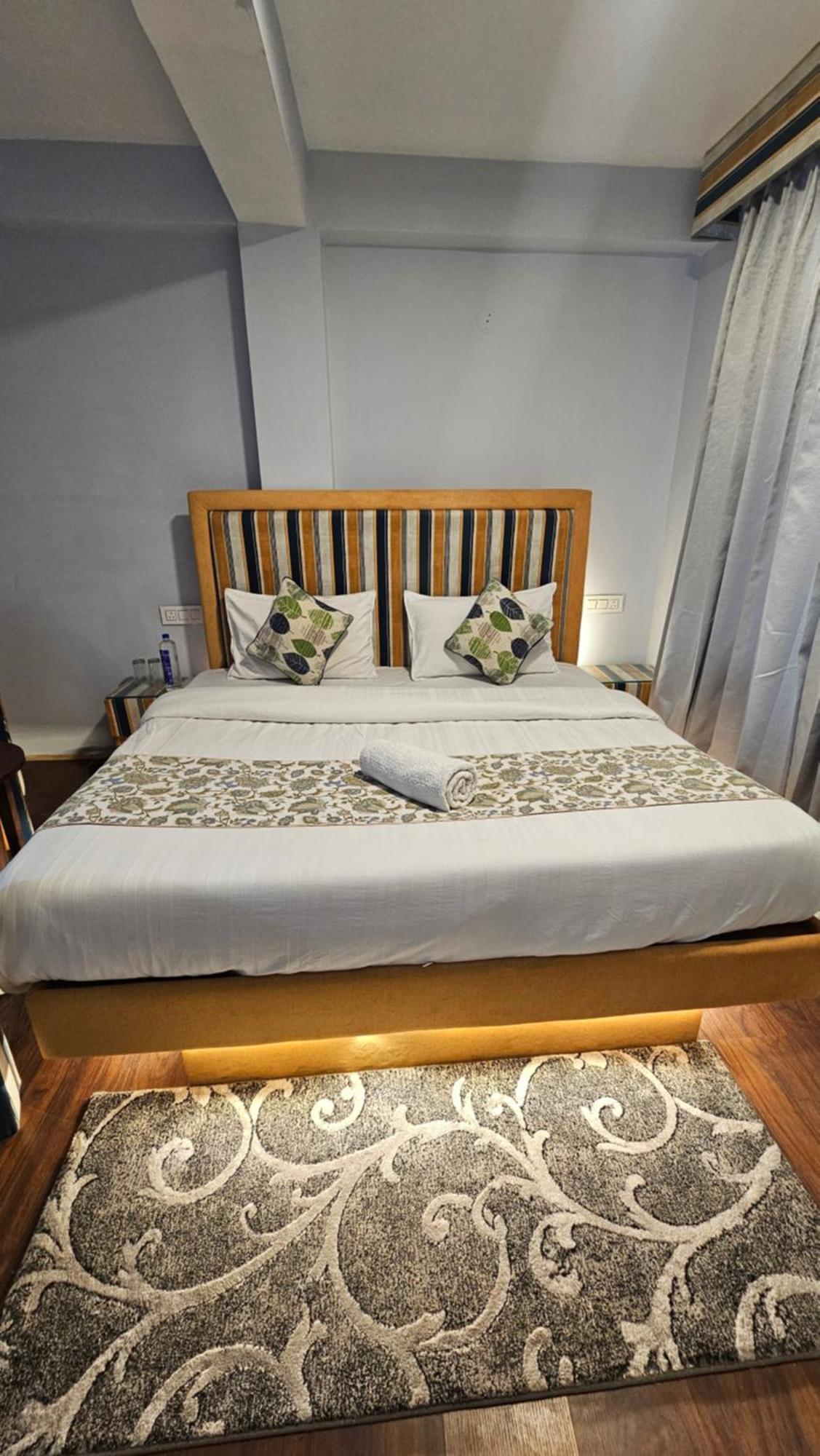 Hotel English Rose, #Personal Parking, #Petfriendly, #Garden, #Bonfire Under The Stars Manāli Exteriér fotografie