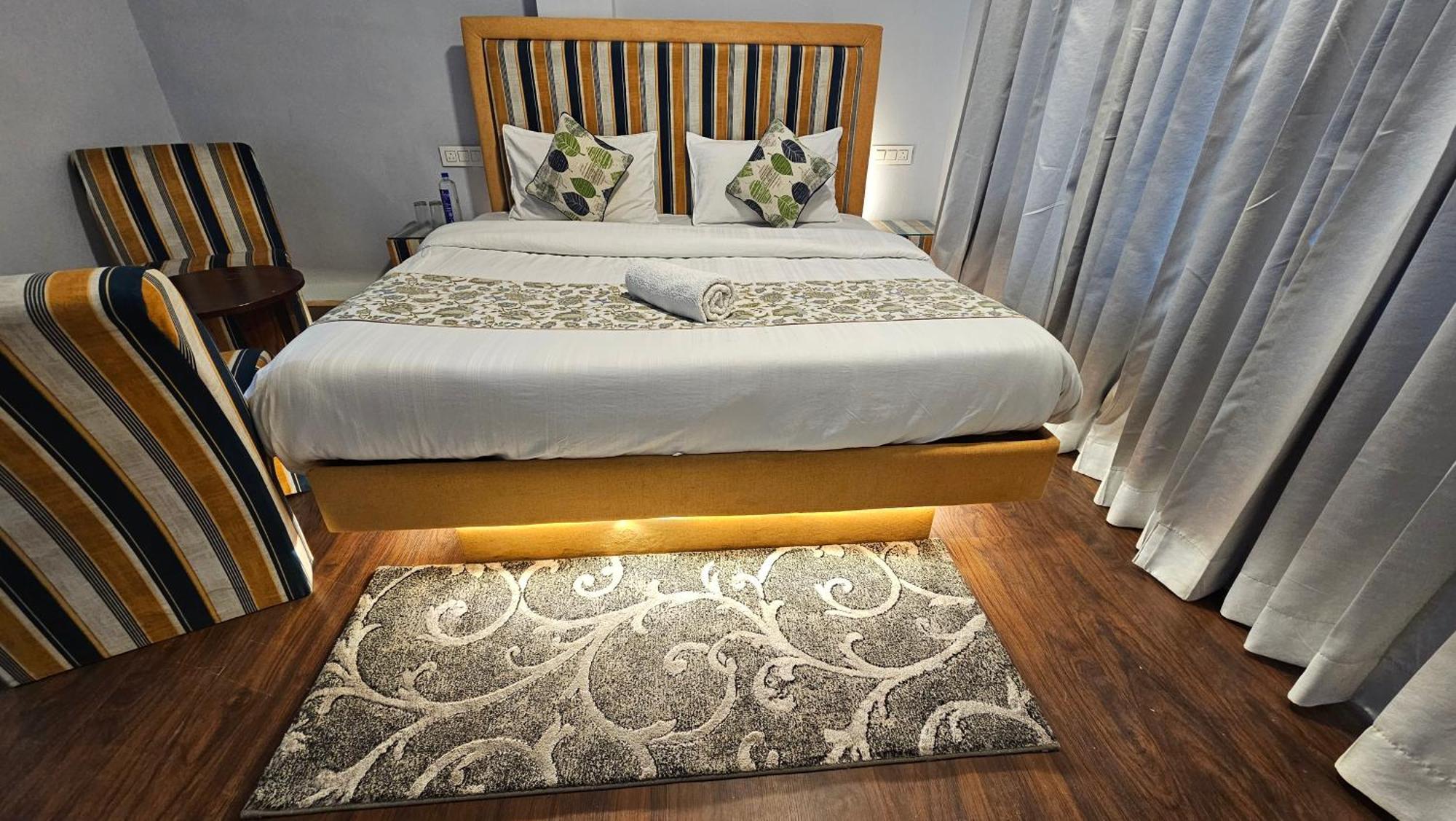 Hotel English Rose, #Personal Parking, #Petfriendly, #Garden, #Bonfire Under The Stars Manāli Exteriér fotografie
