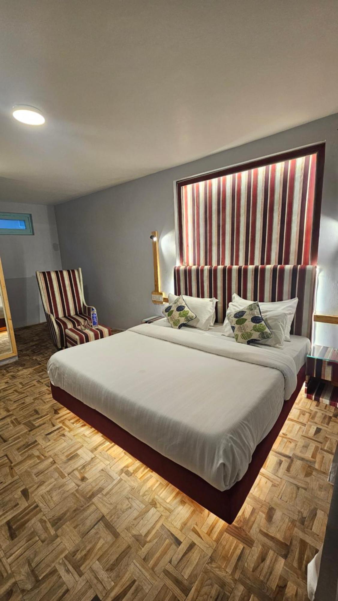 Hotel English Rose, #Personal Parking, #Petfriendly, #Garden, #Bonfire Under The Stars Manāli Exteriér fotografie