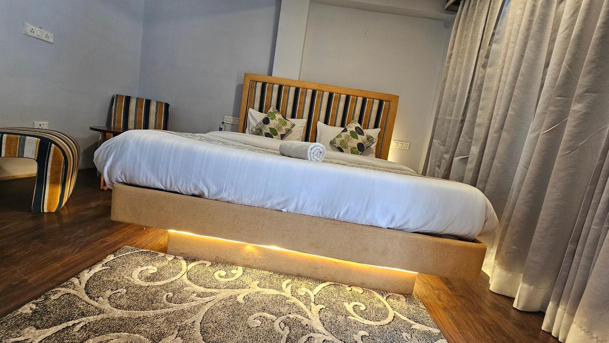 Hotel English Rose, #Personal Parking, #Petfriendly, #Garden, #Bonfire Under The Stars Manāli Exteriér fotografie
