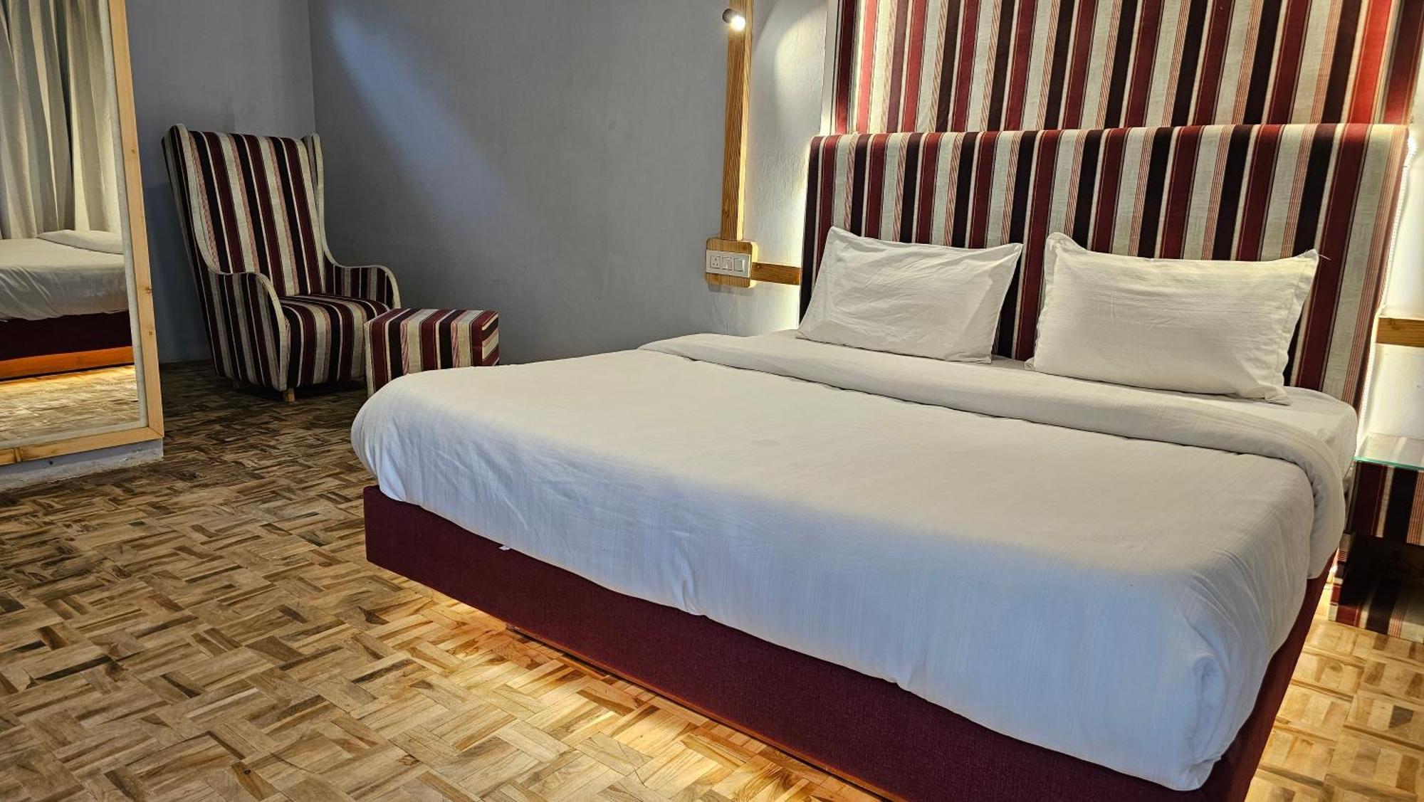 Hotel English Rose, #Personal Parking, #Petfriendly, #Garden, #Bonfire Under The Stars Manāli Exteriér fotografie