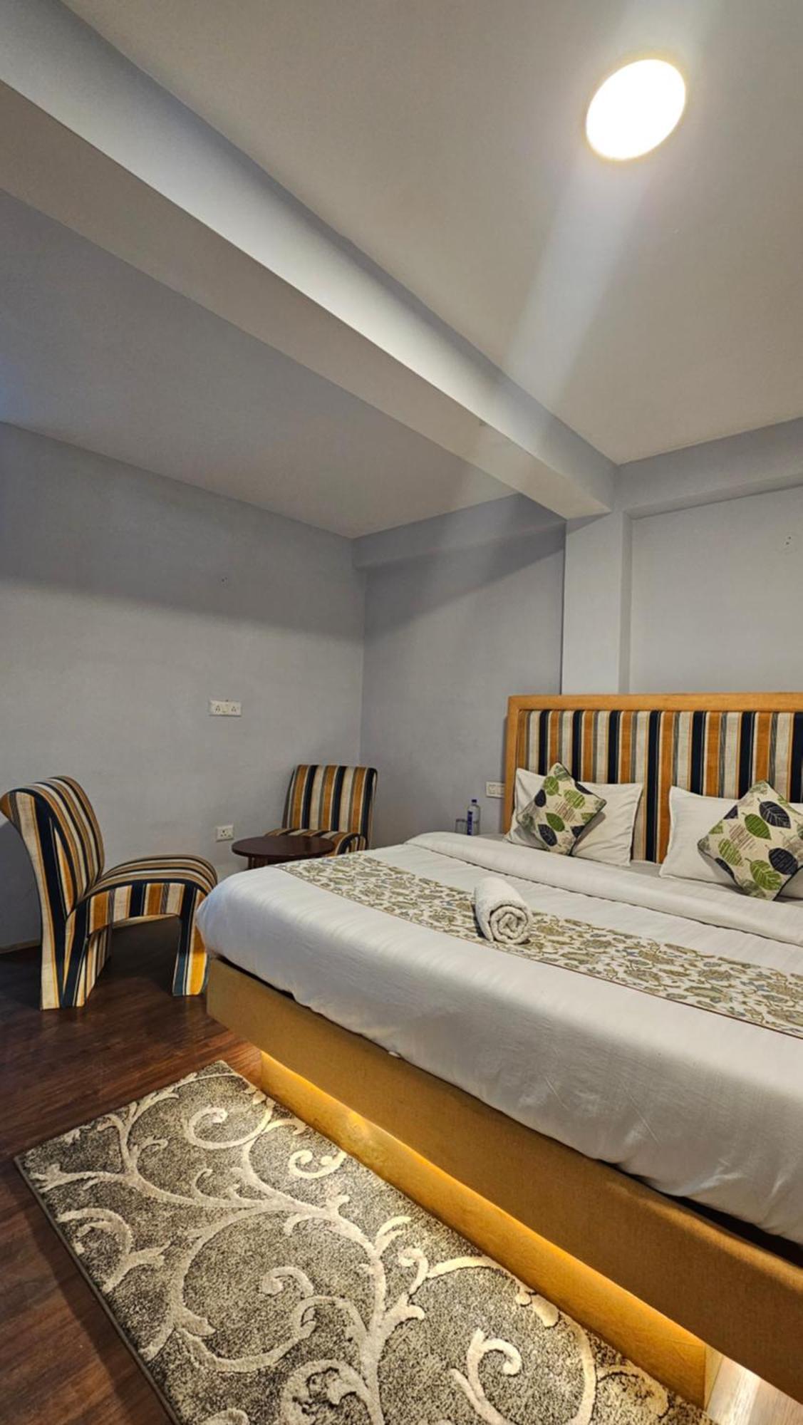 Hotel English Rose, #Personal Parking, #Petfriendly, #Garden, #Bonfire Under The Stars Manāli Exteriér fotografie