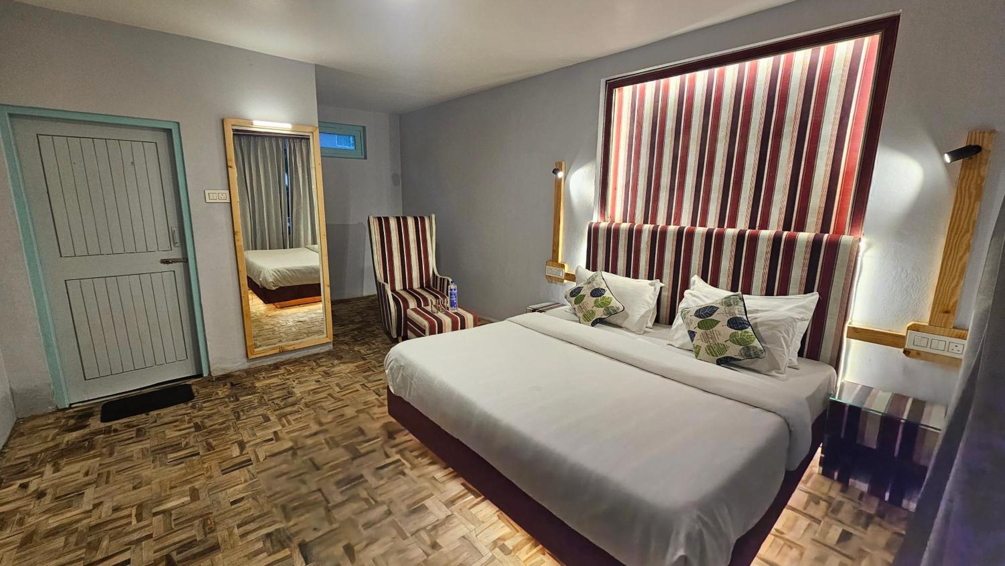 Hotel English Rose, #Personal Parking, #Petfriendly, #Garden, #Bonfire Under The Stars Manāli Exteriér fotografie
