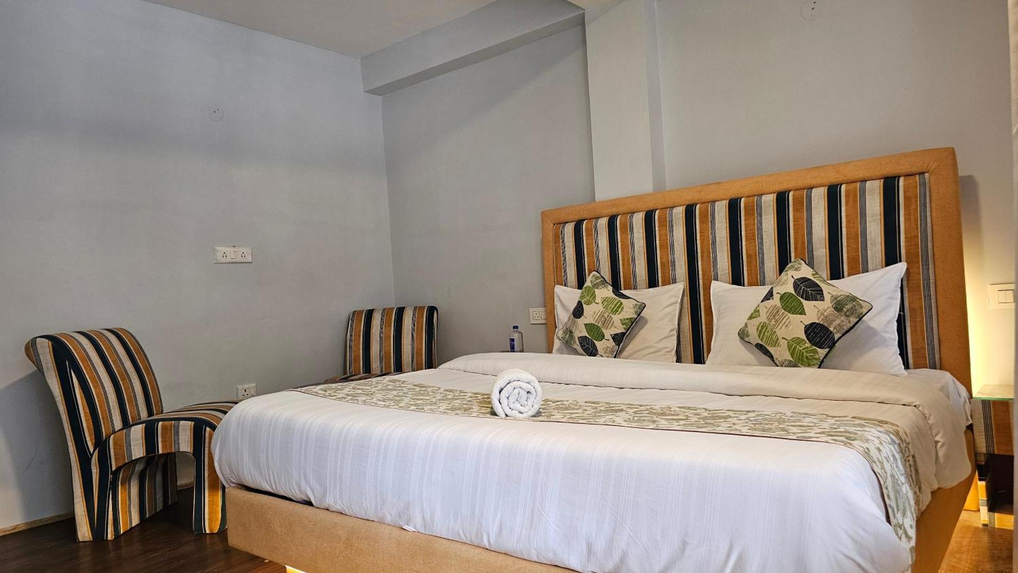 Hotel English Rose, #Personal Parking, #Petfriendly, #Garden, #Bonfire Under The Stars Manāli Exteriér fotografie